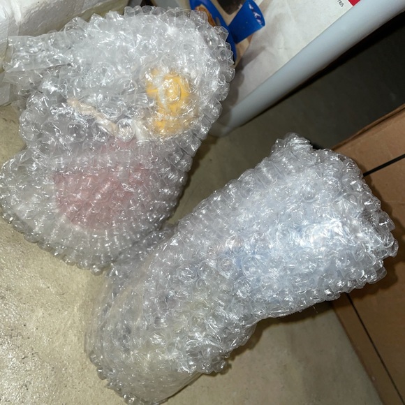 Collectible Porcelain Disney Princess Bells (11) - Picture 11 of 11